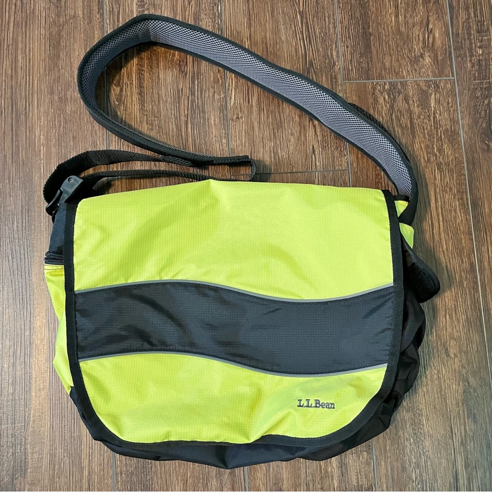 NWOT L.L. Bean messenger bag. Yellow & black. Cushioned strap. Many compartments